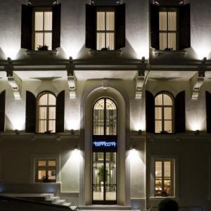 tomtom Suites