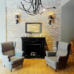 Akin Suites