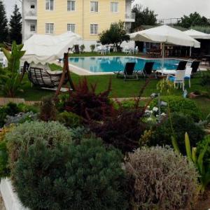THE PARK HOTEL