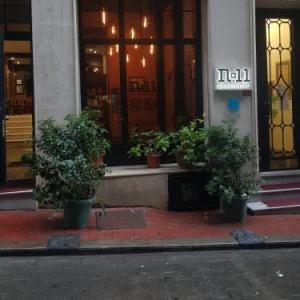 No11 Hotel & Apartments