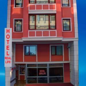 Hotel Real Life