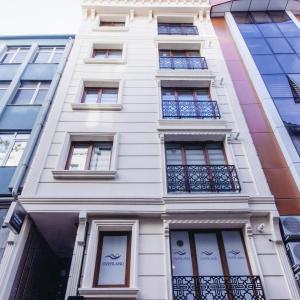 Overland Residence