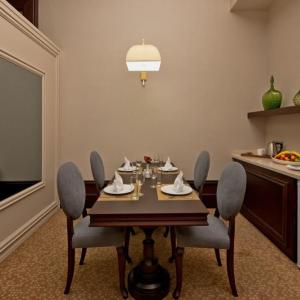 Isfanbul Holiday Home & Suites
