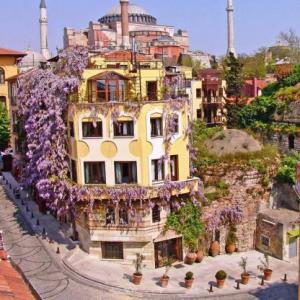 Hotel Empress Zoe