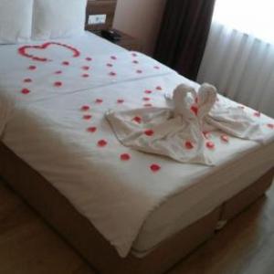 the Reina Hotel