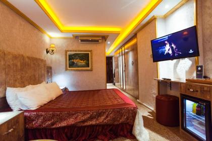 Grand Ambiance Hotel - image 4