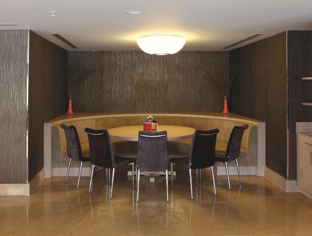 Kent Hotel - image 7