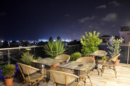Grand Mark Hotel - image 11