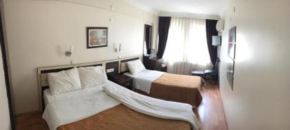 Grand Mark Hotel - image 2