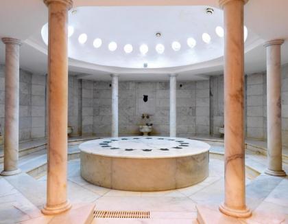 Renaissance by Marriott Polat Istanbul Hotel - image 11