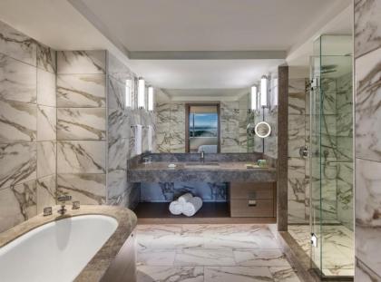 Renaissance by Marriott Polat Istanbul Hotel - image 17