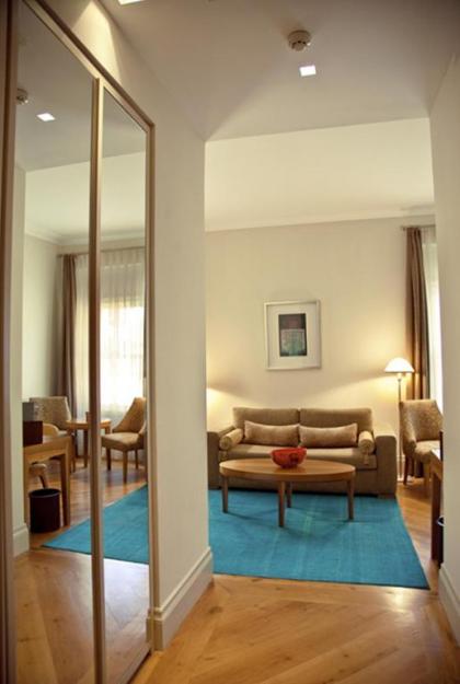 Tomtom Suites - image 5