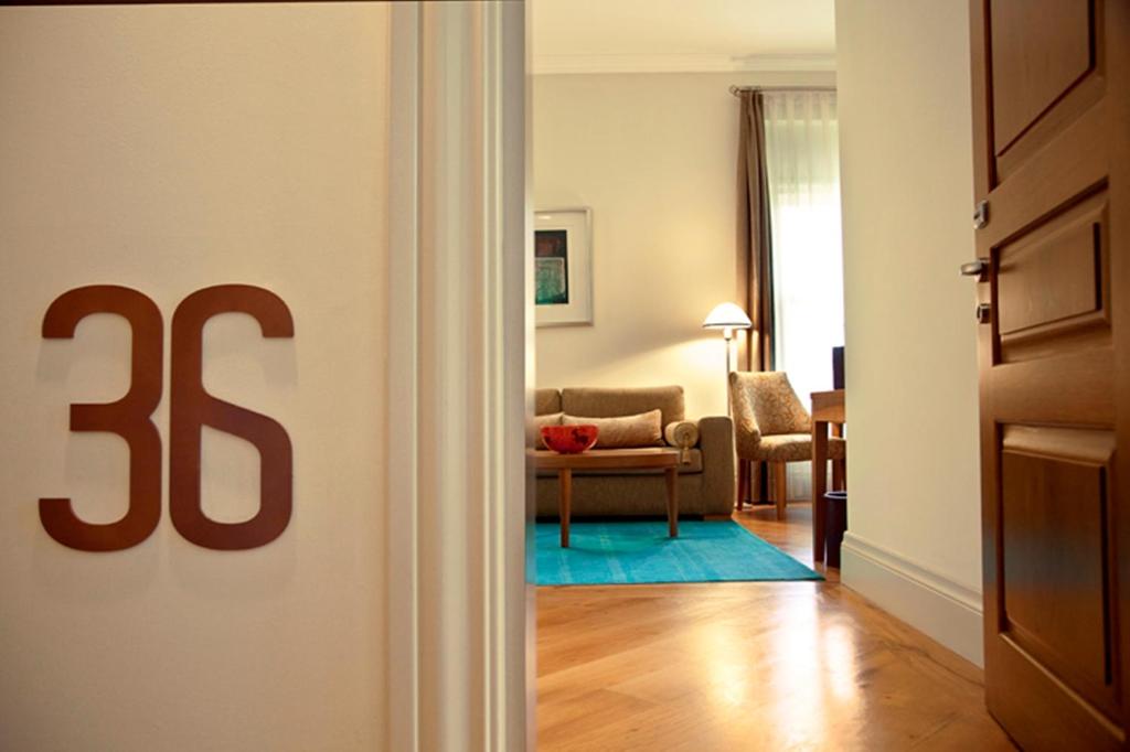 Tomtom Suites - image 6