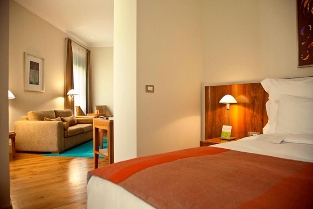 Tomtom Suites - image 7