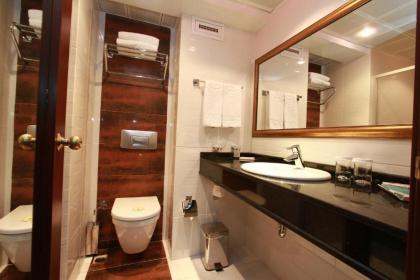 Mosaic Hotel - image 15