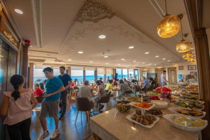 Kaftan Hotel - image 11