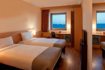 Ibis Istanbul - image 11