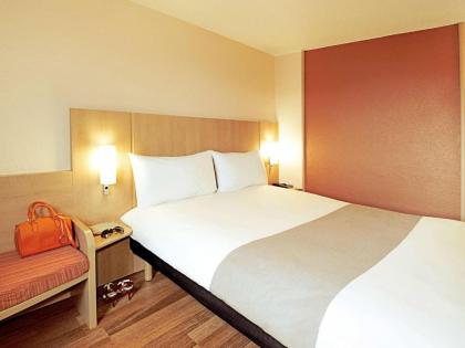 Ibis Istanbul - image 19