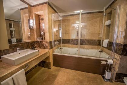 Dream Hill Business Deluxe Hotel Asia - image 7