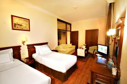 Golden Crown Hotel - image 16