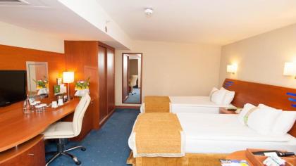 Holiday Inn Istanbul City - image 11
