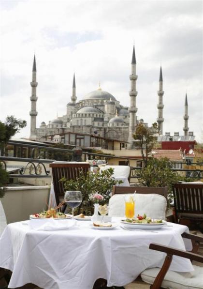 Hippodrome Hotel - image 1