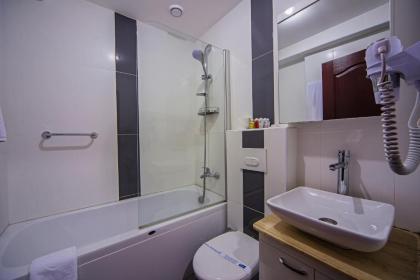 Hippodrome Hotel - image 12