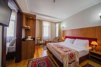 Hippodrome Hotel - image 19