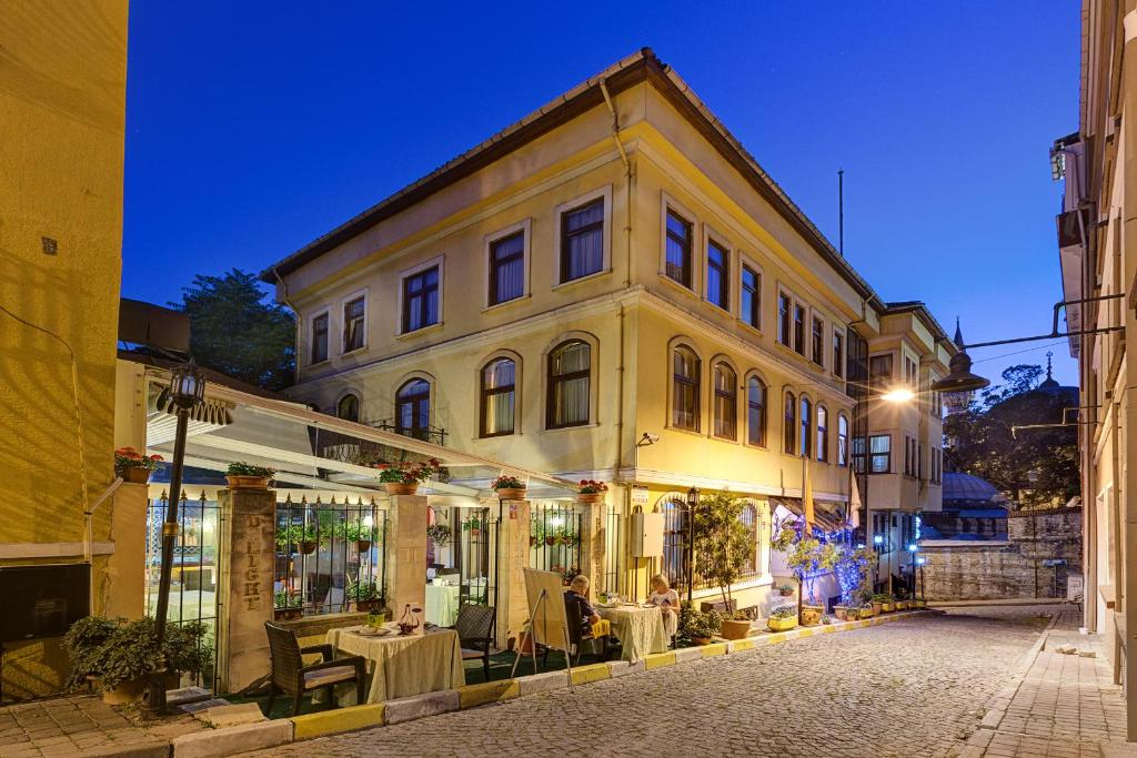 Arena Hotel - main image