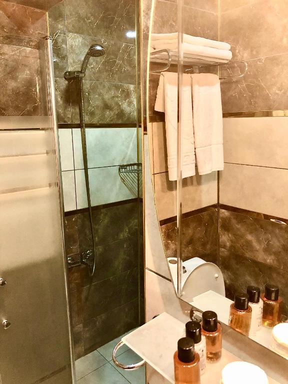 Adora Hotel - image 3