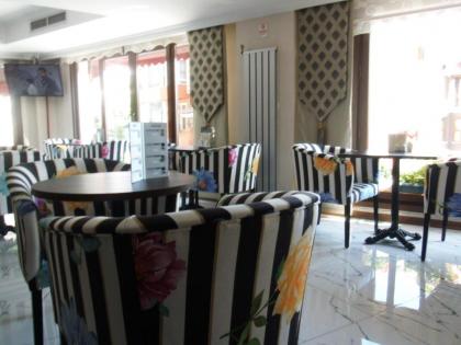Hotel Daphne - image 5