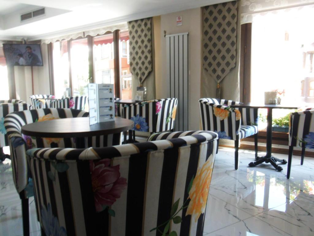 Hotel Daphne - image 5