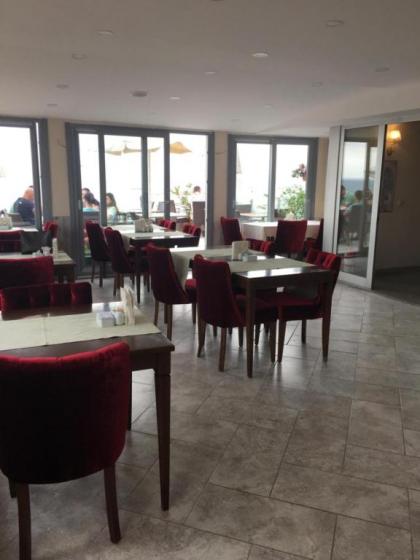 Hotel Daphne - image 6