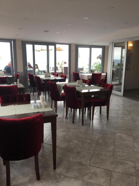 Hotel Daphne - image 6