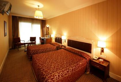 Taksim Metropark Hotel - image 2