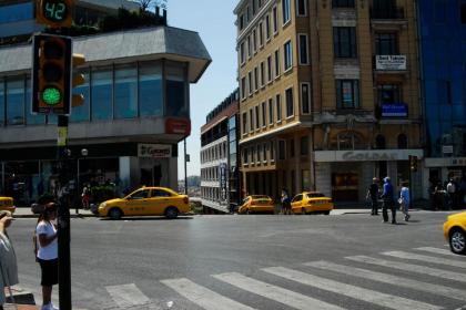 Taksim Metropark Hotel - image 9