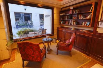 Pera Rose Hotel - image 4
