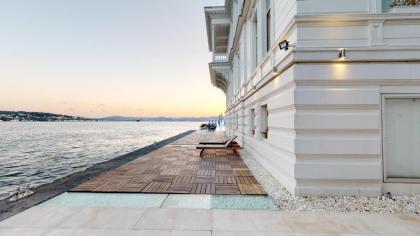 Ajia Hotel - image 18