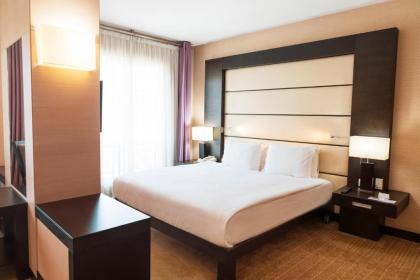 Ramada Plaza Istanbul City Center - image 11