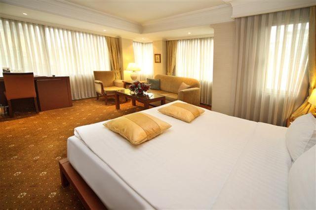 Cartoon Hotel - image 4
