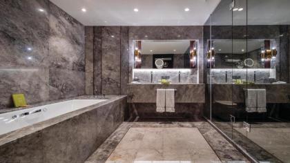 Hilton Istanbul Maslak - image 17
