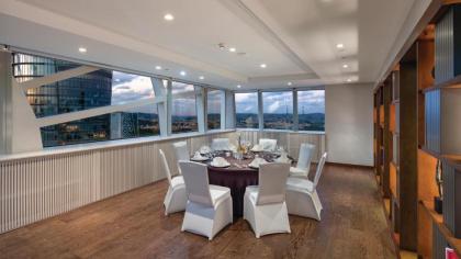 Hilton Istanbul Maslak - image 8