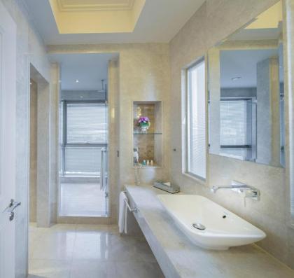 Titanic Business Kartal - image 7