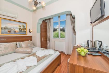 Lamp Hotel - image 1