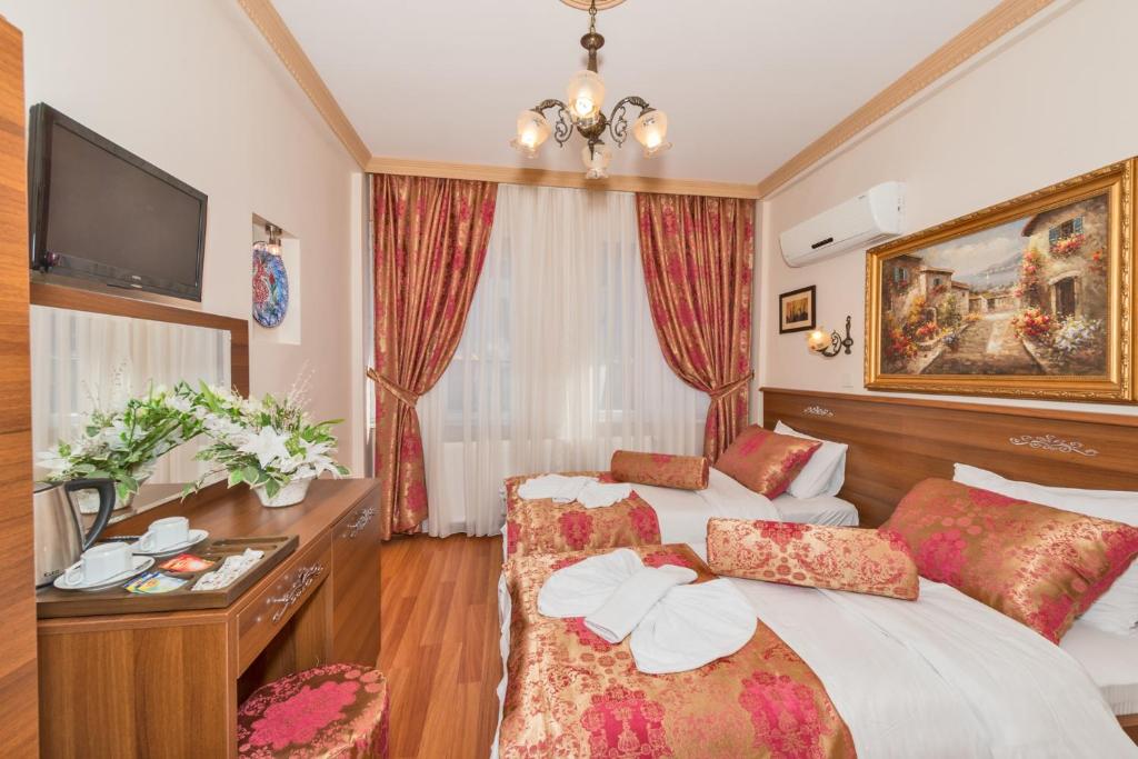 Lamp Hotel - image 2