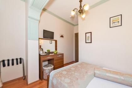Lamp Hotel - image 3