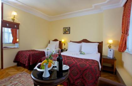 Amber Hotel - image 20