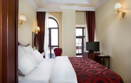 Amber Hotel - image 4