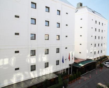 Güneş Hotel Merter - image 3