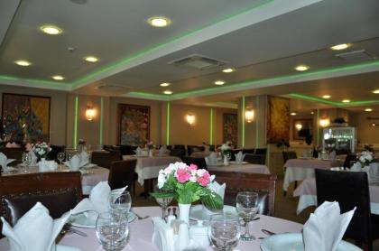 Zagreb Hotel - image 18